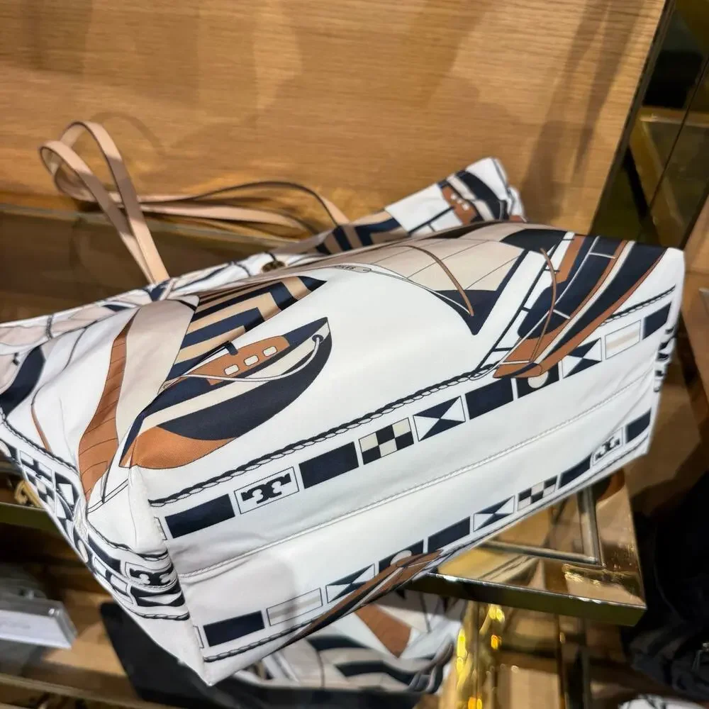 NEW‼️Tory Burch Nylon Printed Tote 180306